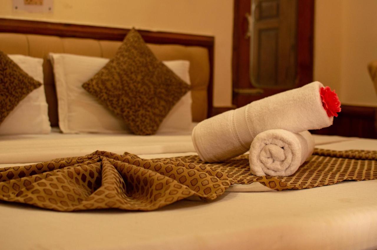 Hotel Pine Grove-Mall Road Manali  Bagian luar foto